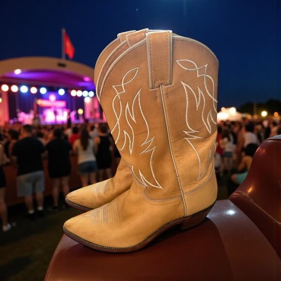 Vintage Justin Classic Cowboy Boots – Tan Leather Embroidered – Women’s 9.5B - Picture 1 of 8
